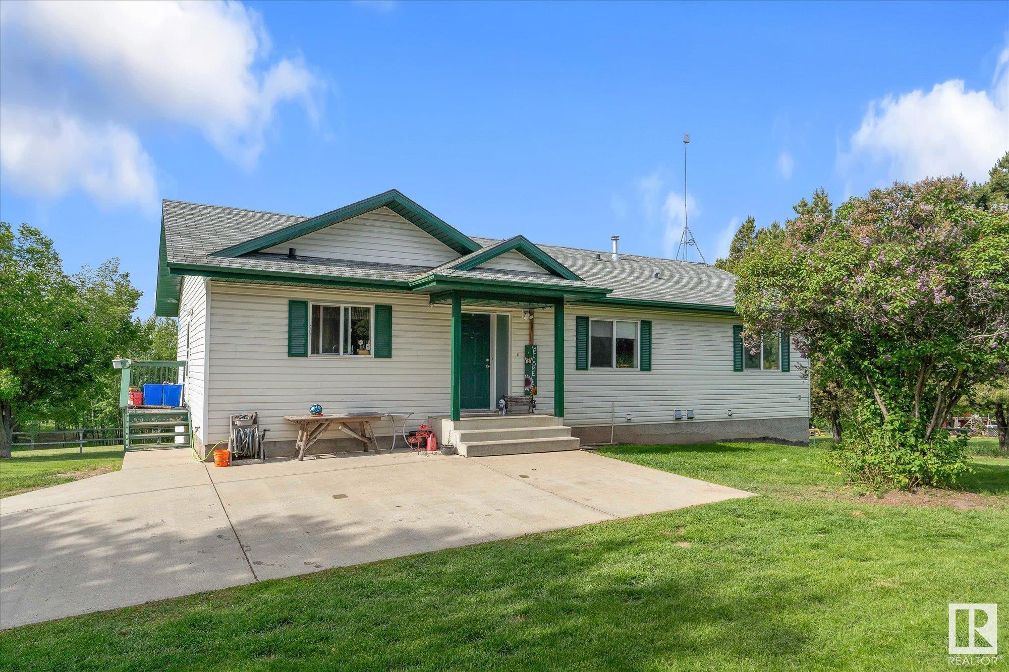 Property Photo: 5 53322 Rge Rd 14 AB T7Y 0C2