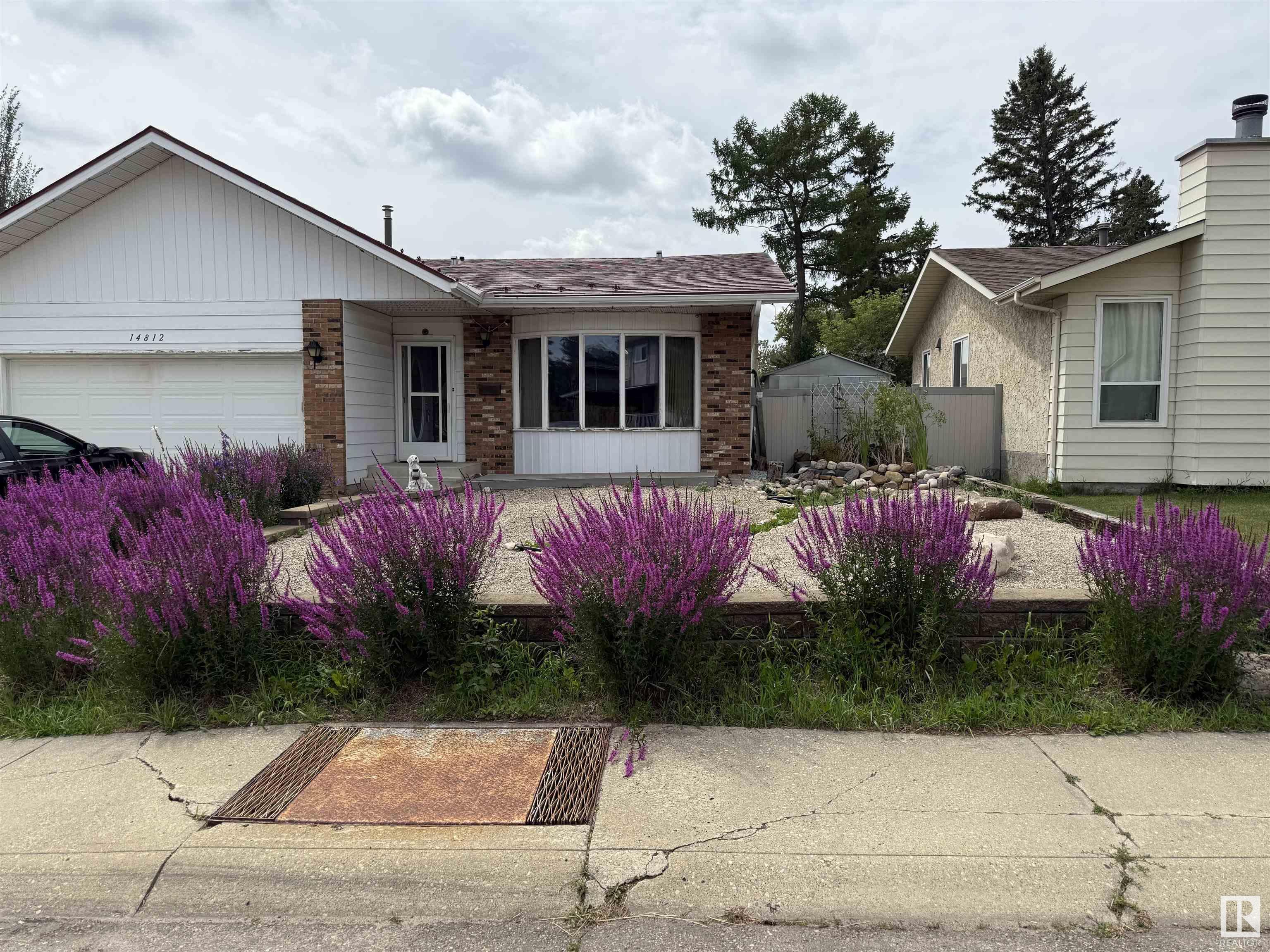 Photo de la propriété: 14812 56 Street NW AB T5A 4H6