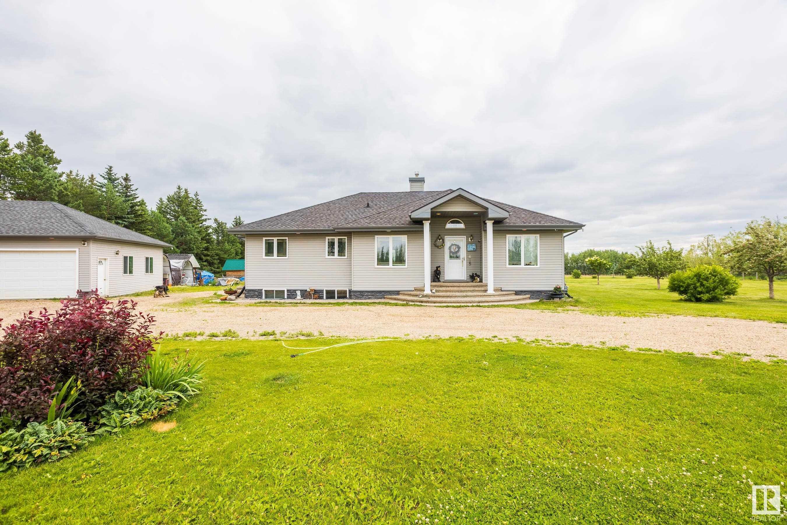 55121 Rge Road 10 15  Rural Sturgeon County AB T8R 0K3 photo