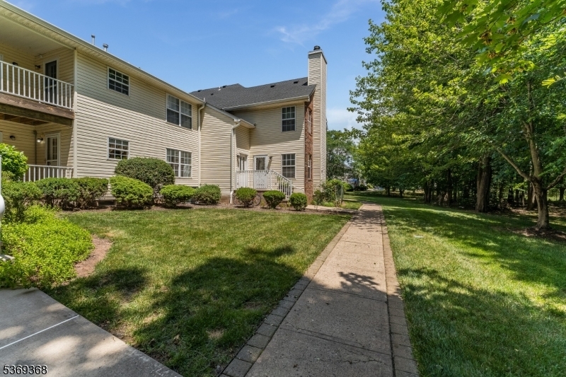 Property Photo:  416 Ripley Ct 416  NJ 08854 