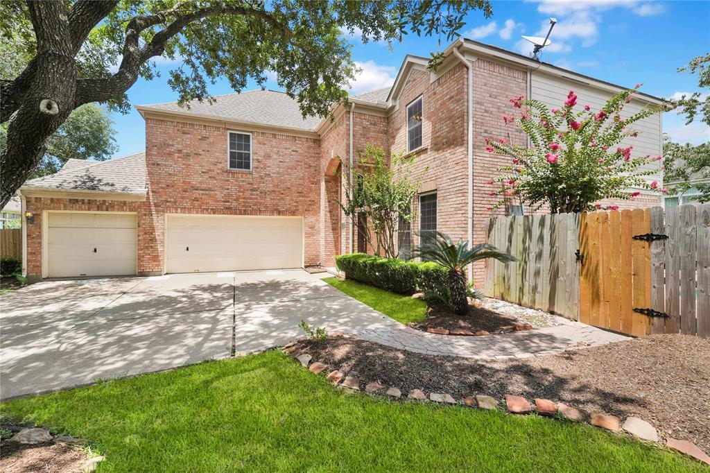 Property Photo: 3203 Shadywind Drive TX 77082