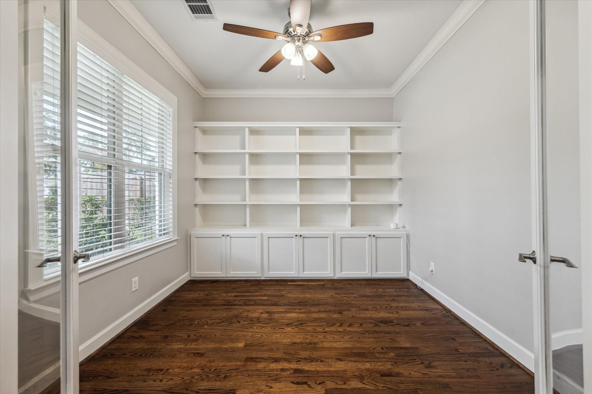 Property Photo: 1115 Du Barry Lane TX 77018