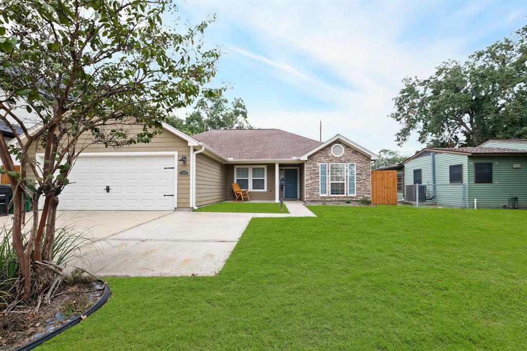 Property Photo: 1504 W 43rd Street TX 77018