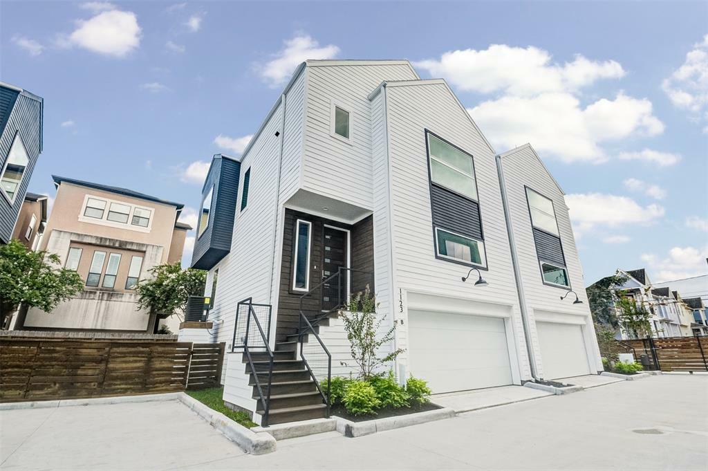 Property Photo: 1123 W 17th Street A TX 77008