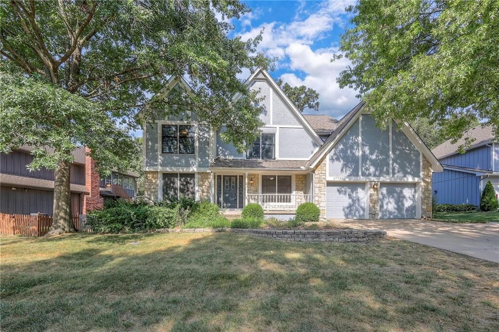 Property Photo: 17730 W 68th Terrace KS 66217