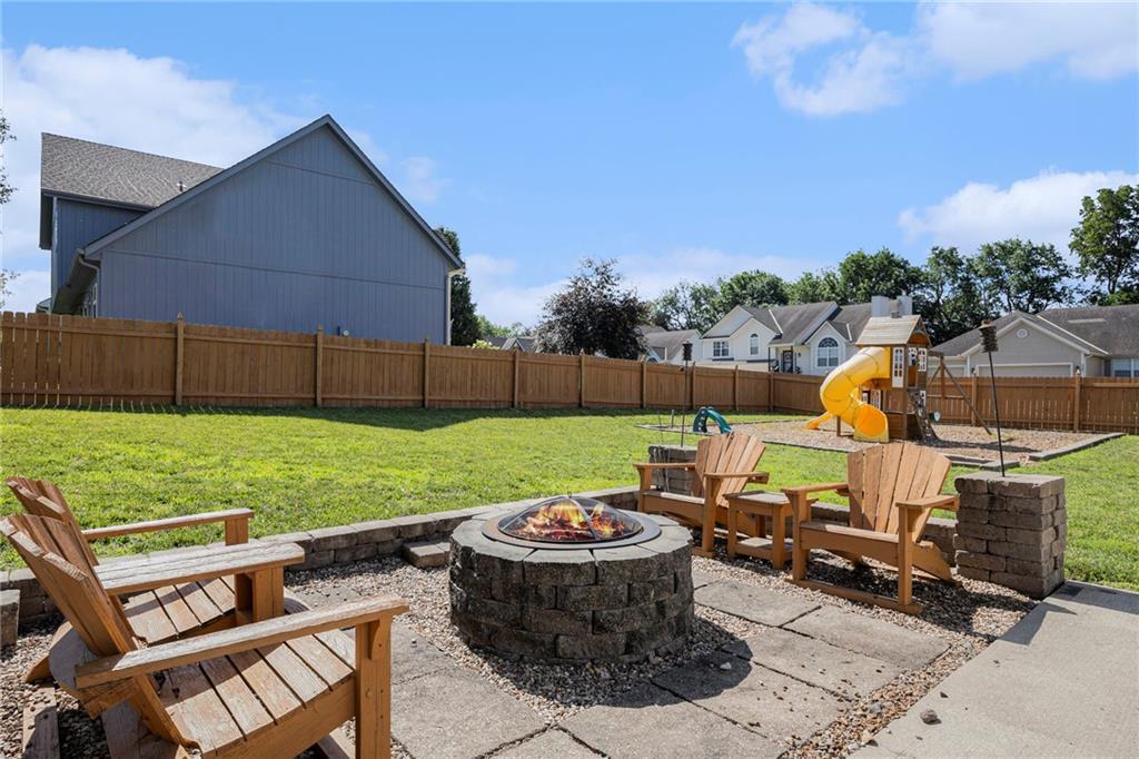Property Photo:  2417 SW Woodhaven Lane  MO 64082 