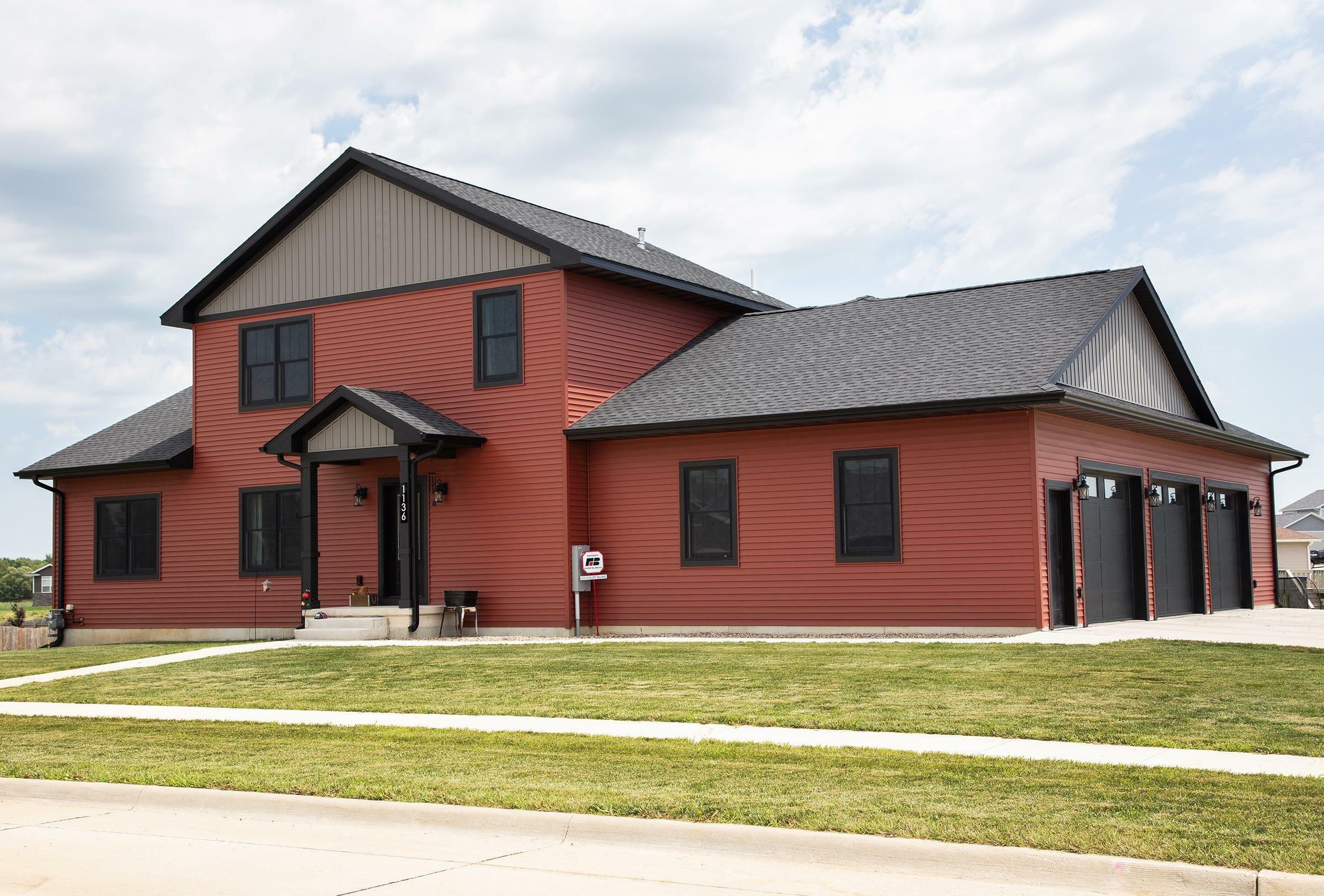 Property Photo: 1136 Lozmar Lane IA 50670