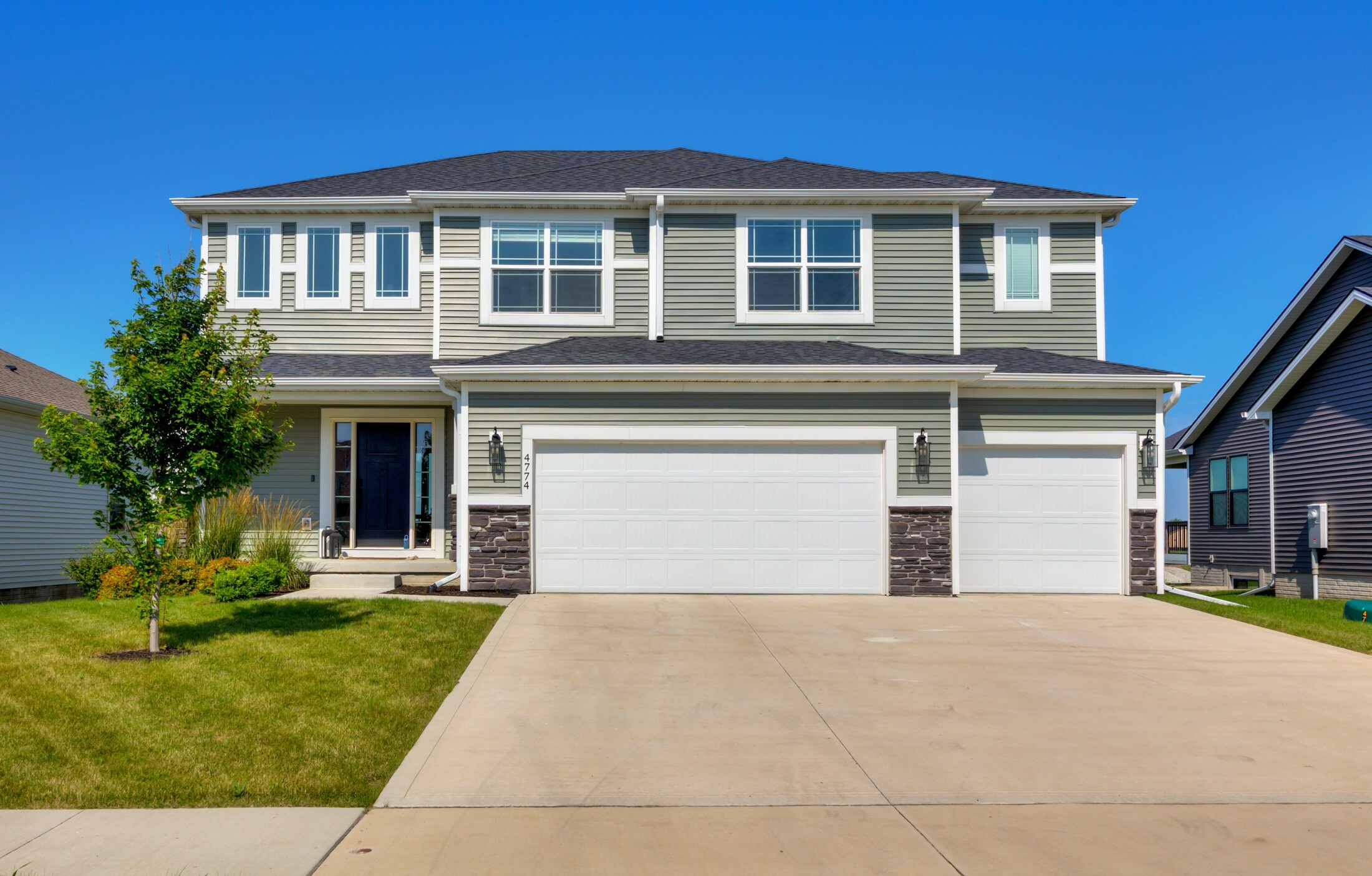4774 172nd Way  Urbandale IA 50323 photo