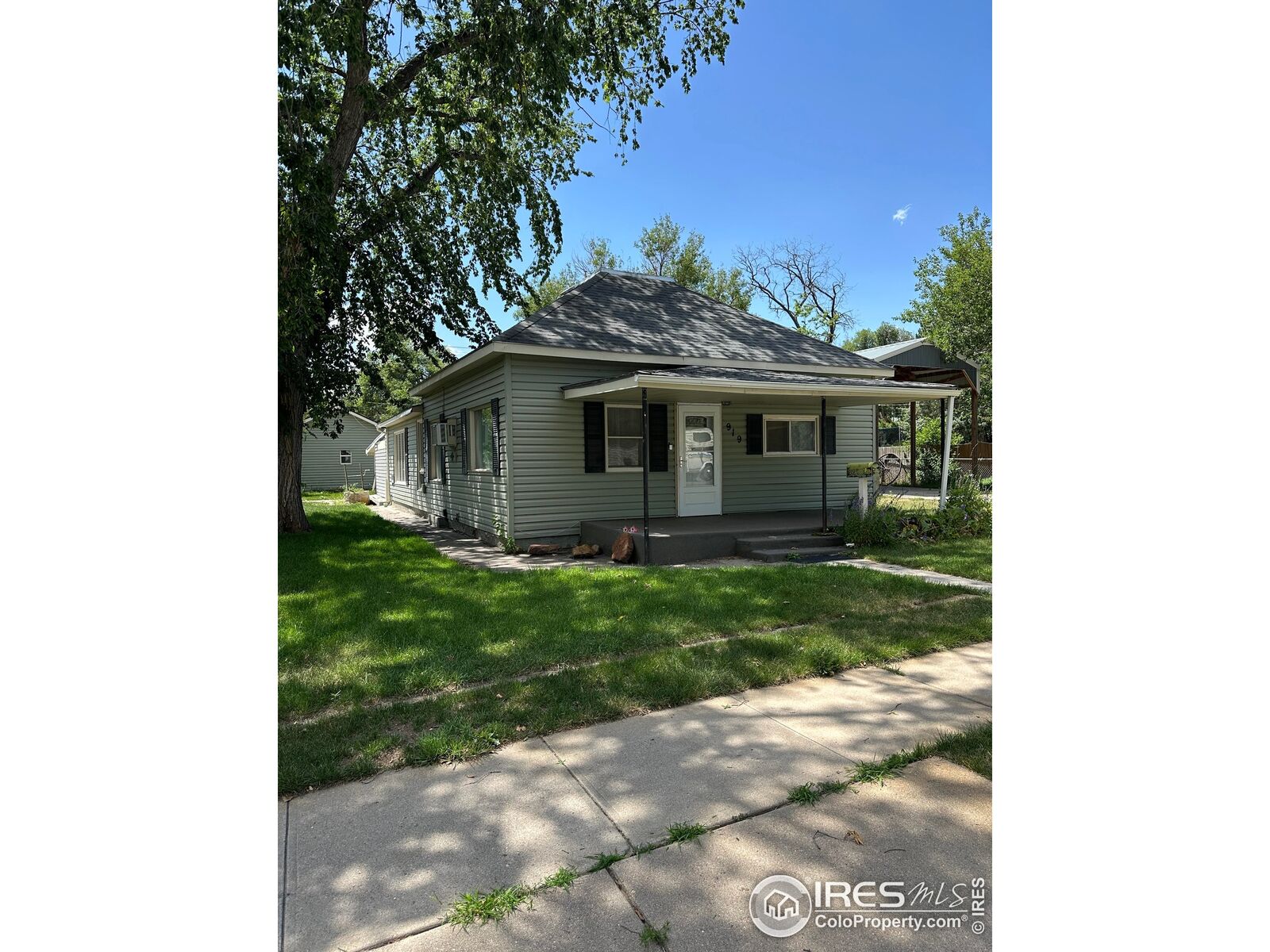 Property Photo: 919 Prospect St CO 80701