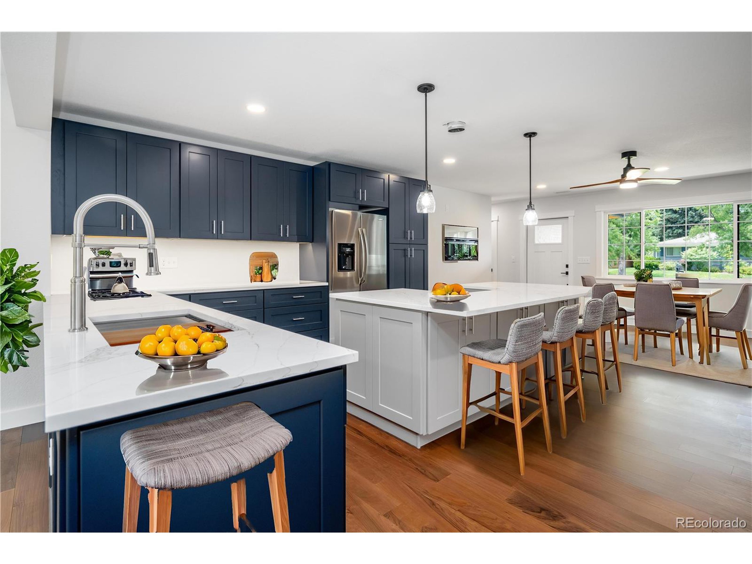 Property Photo:  