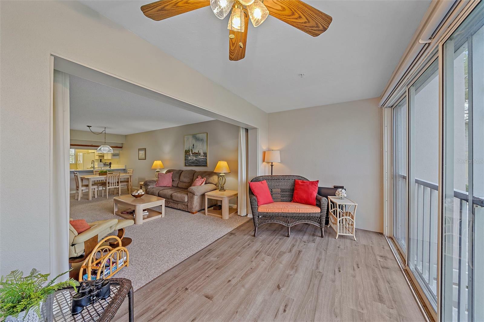 Property Photo: 437 Cerromar Lane 414 FL 34293