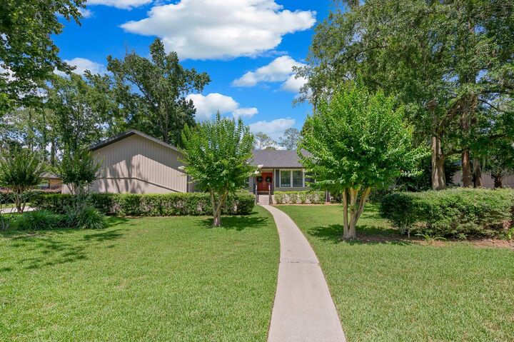 Property Photo:  5533 SW 37th Lane  FL 32608 
