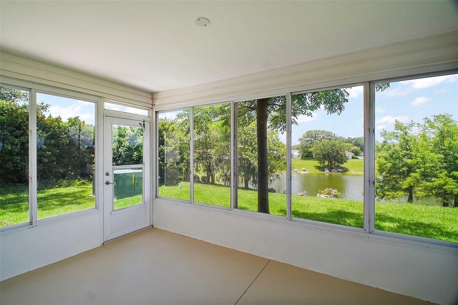 Property Photo: 3393 Woodridge Drive FL 32162