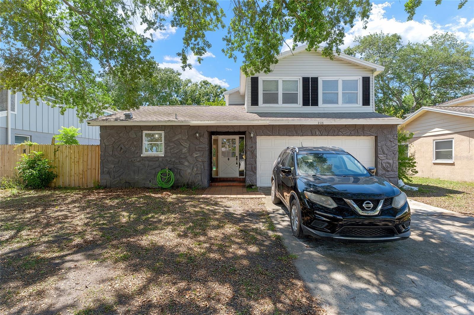 208 SE Lincoln Circle N  St Petersburg FL 33703 photo