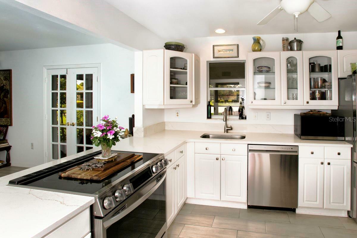 Property Photo: 6504 Heritage Lane 99 FL 34209