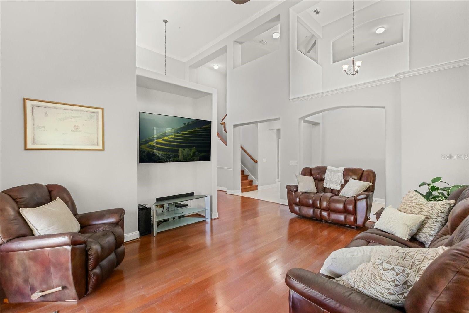 Property Photo: 7348 Regina Way FL 32819