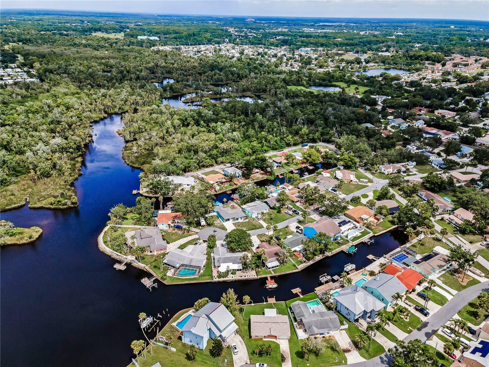 Property Photo:  5520 Tropic Drive  FL 34653 