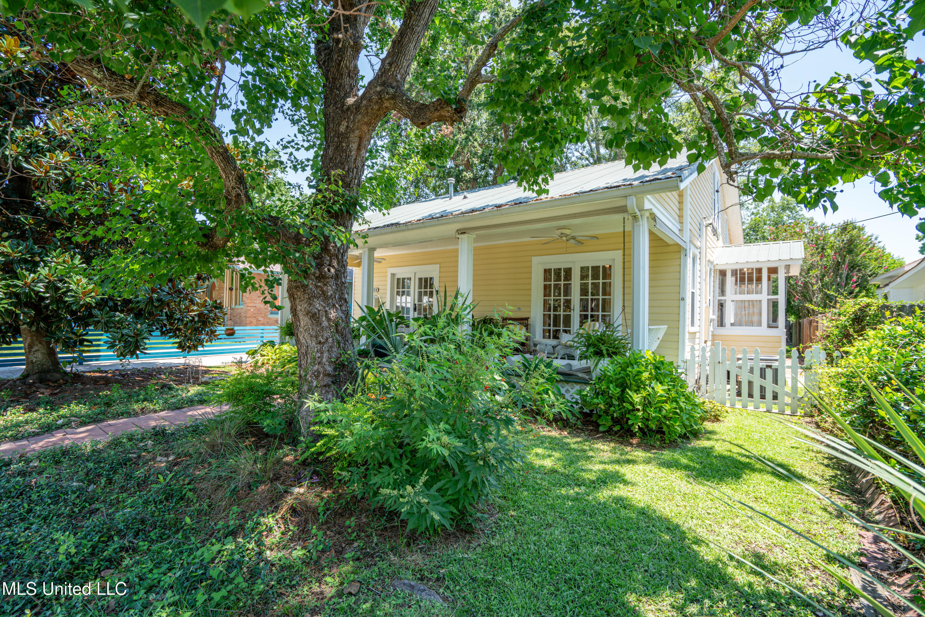 Property Photo: 820 Camp Avenue MS 39501