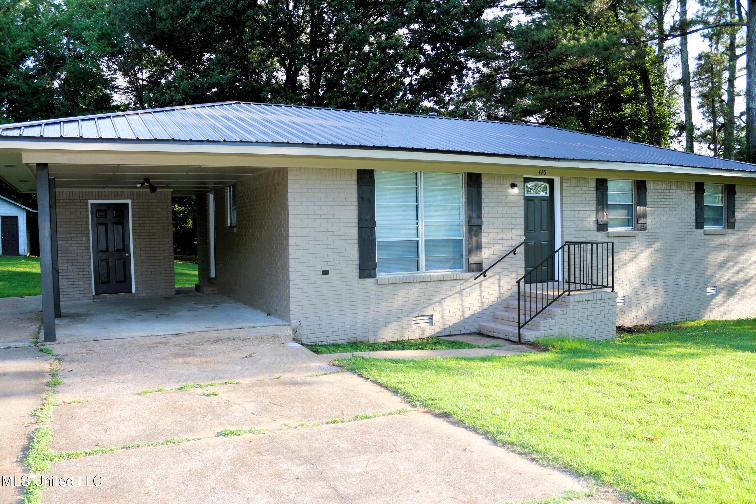 Property Photo: 645 Cox Avenue MS 38635