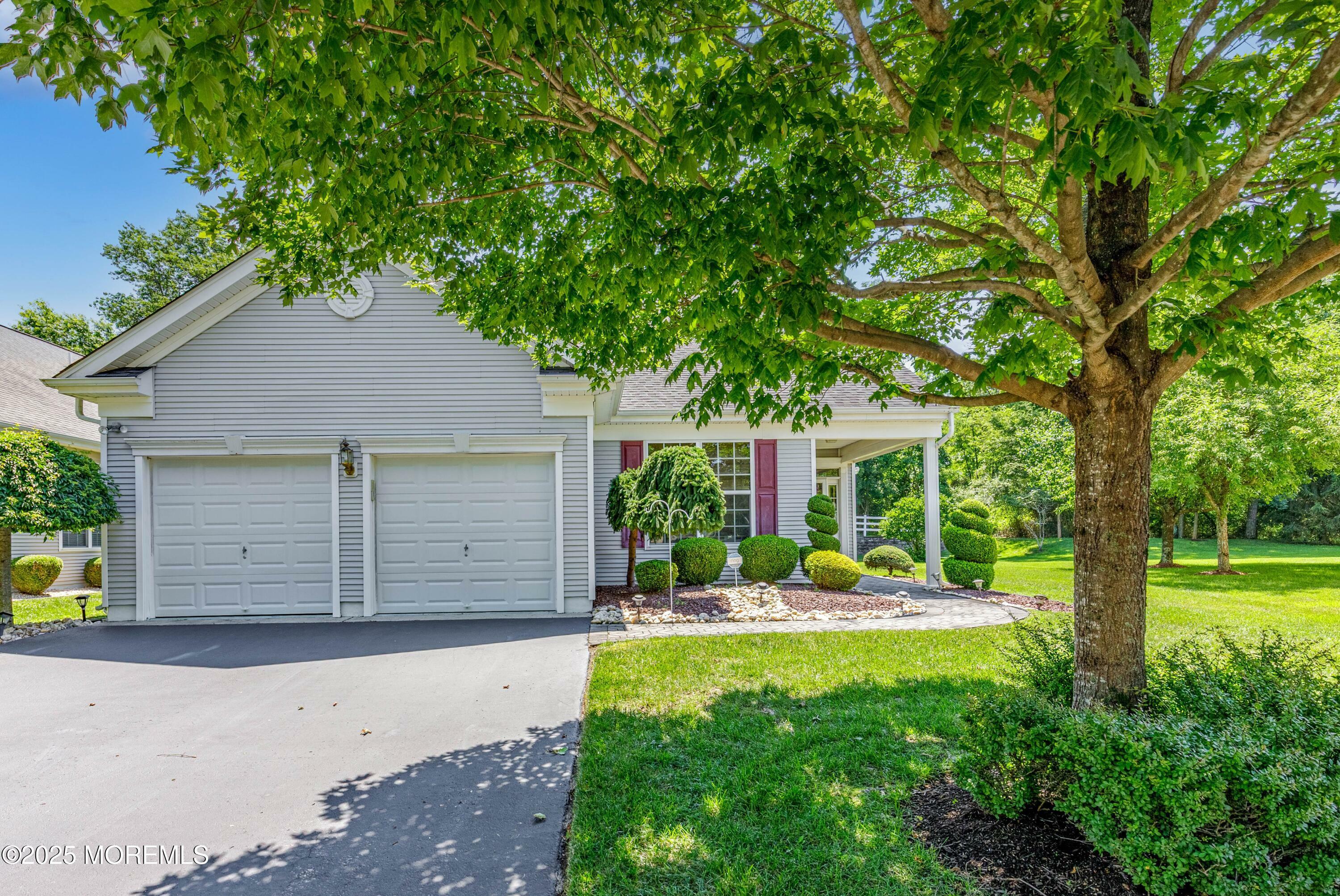 Property Photo: 5 Walpole Way NJ 08527