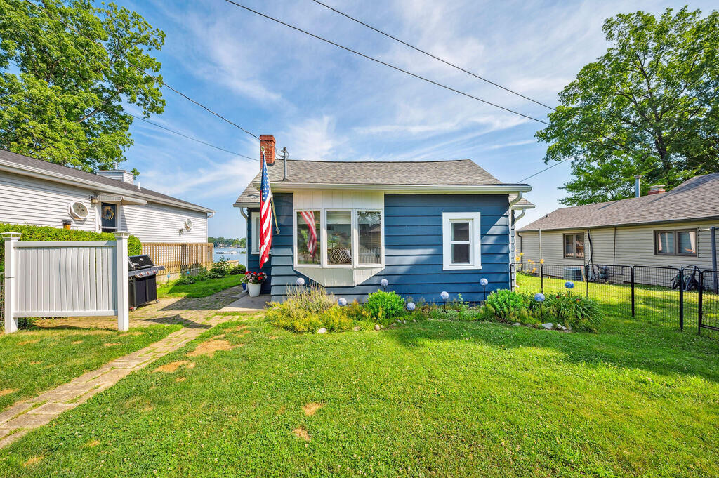 Property Photo:  31326 Curran Beach Road  MI 49047 