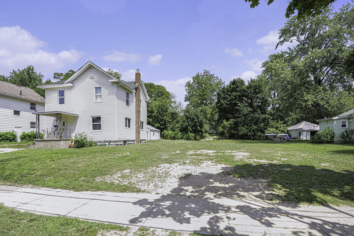 Property Photo: 1211 S Jackson Street MI 49203