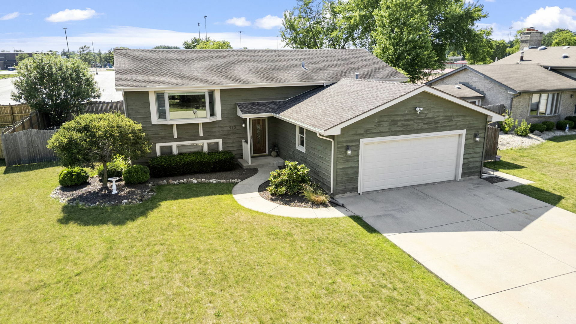 Property Photo: 913 S Bentley Road IL 60451