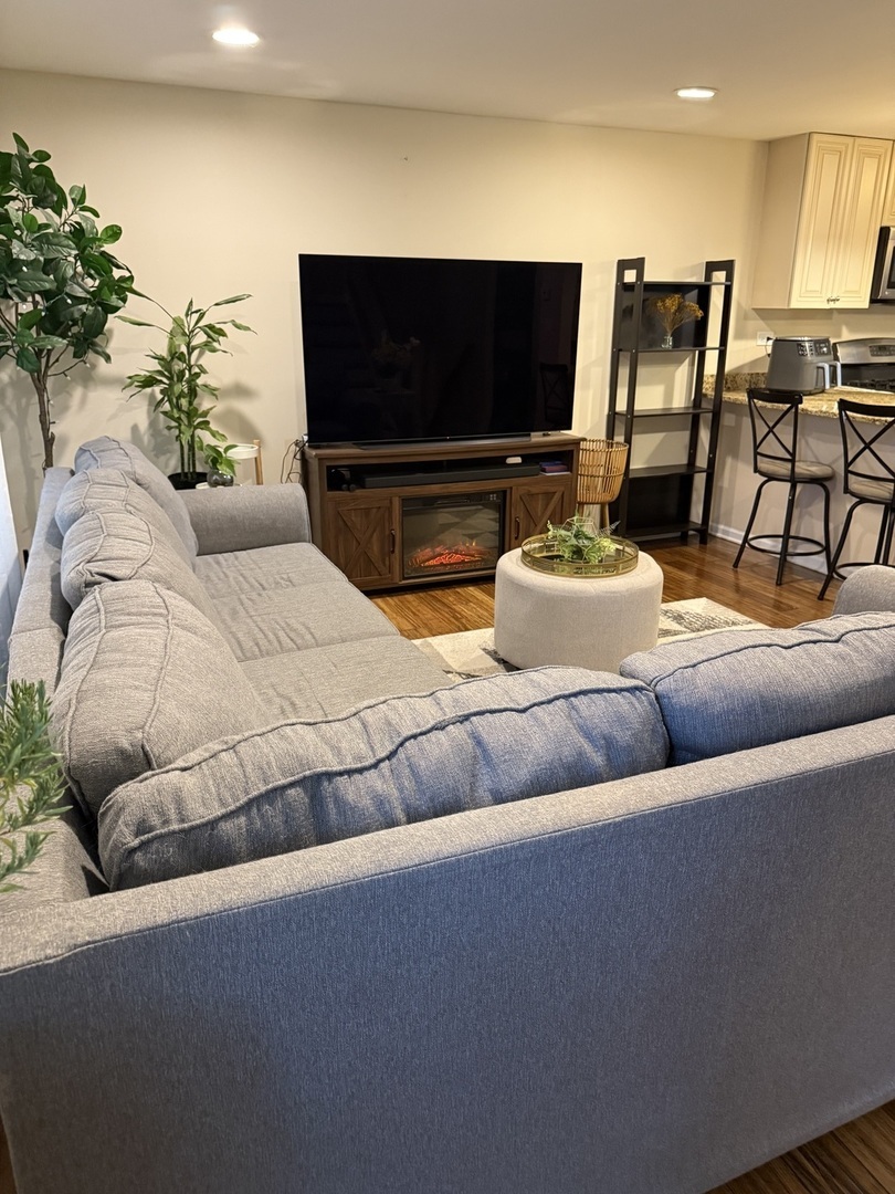 Property Photo: 835 Williams Court IL 60193