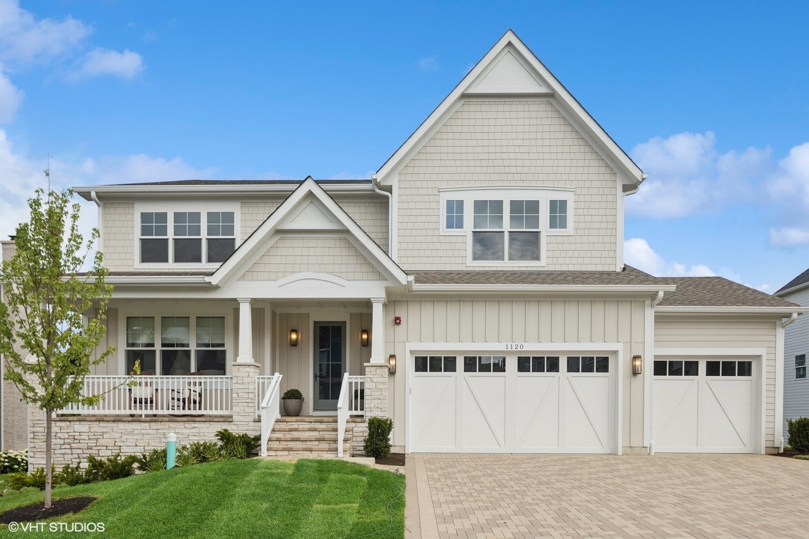 Property Photo: 1120 Pin Oak Drive IL 60558