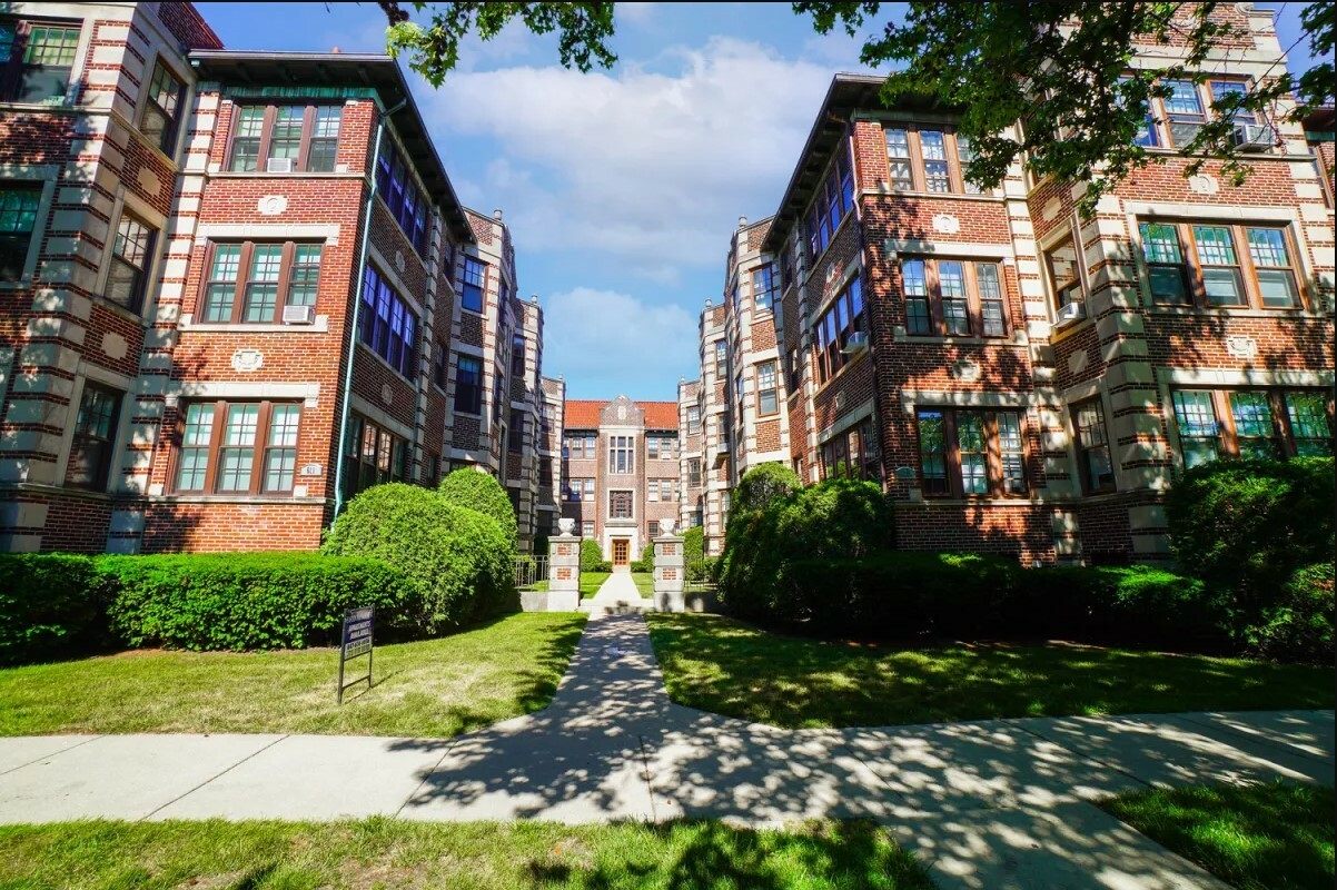 Property Photo: 108 Keeney Street 3 IL 60202