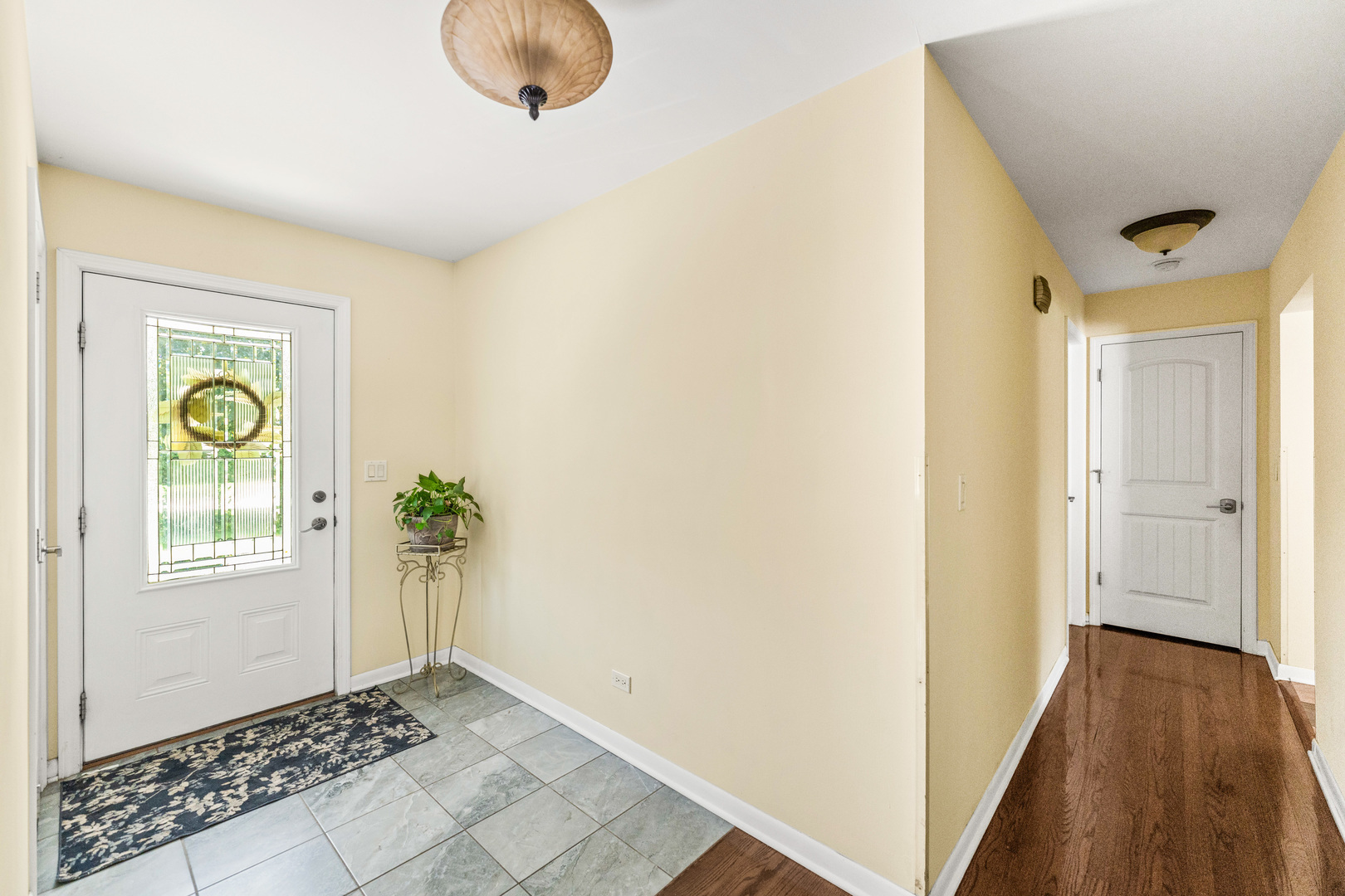 Property Photo:  2040 Poplar Avenue  IL 60133 