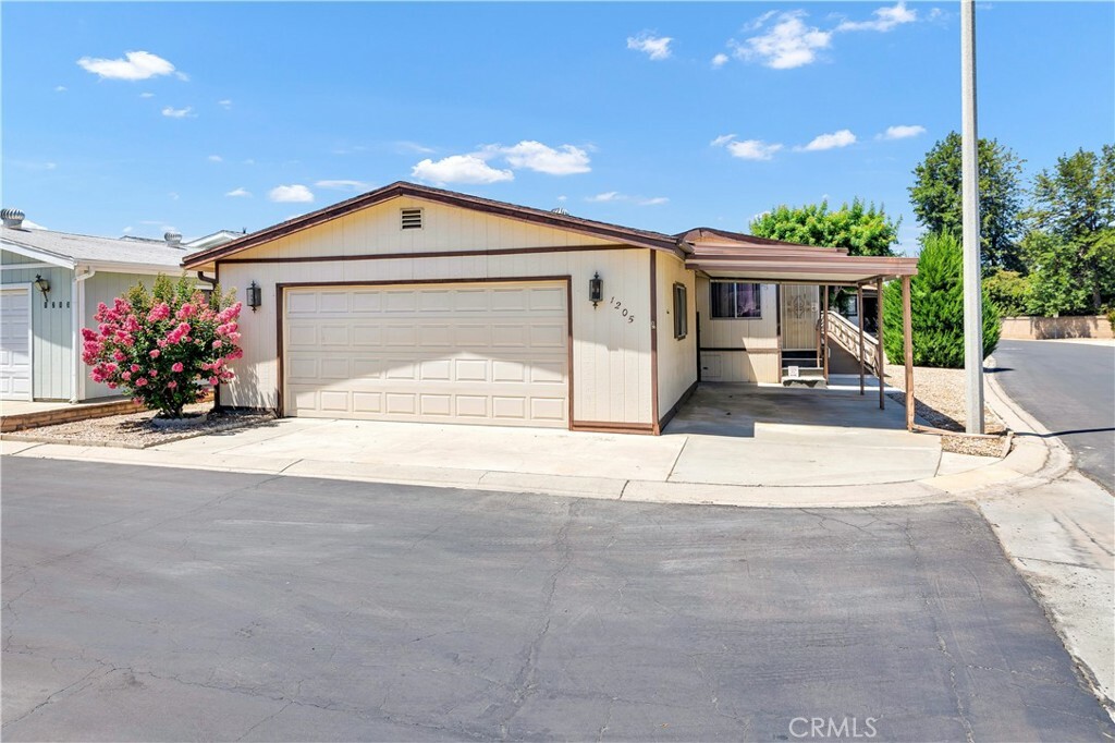 Property Photo: 1205 Yellowood Drive 193 CA 92545