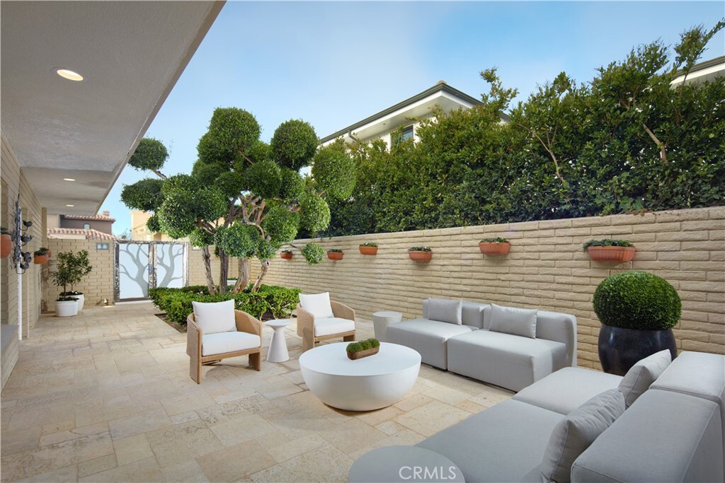 Property Photo: 29 Linda CA 92660
