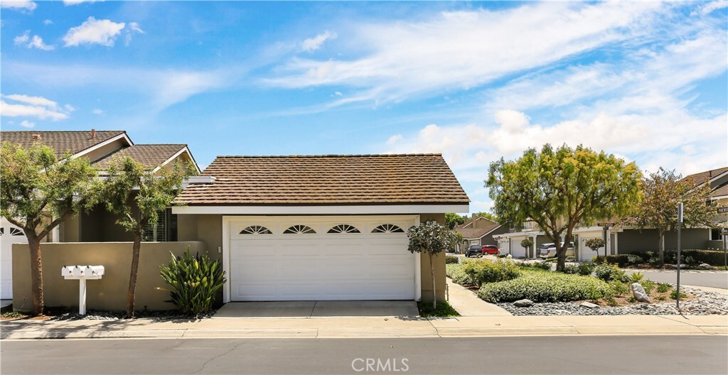 Property Photo:  2 Nutwood  CA 92604 