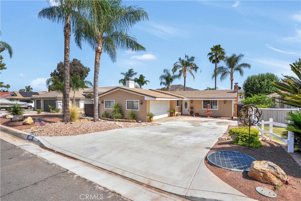 Property Photo:  23609 Canyon Lake Drive N  CA 92587 