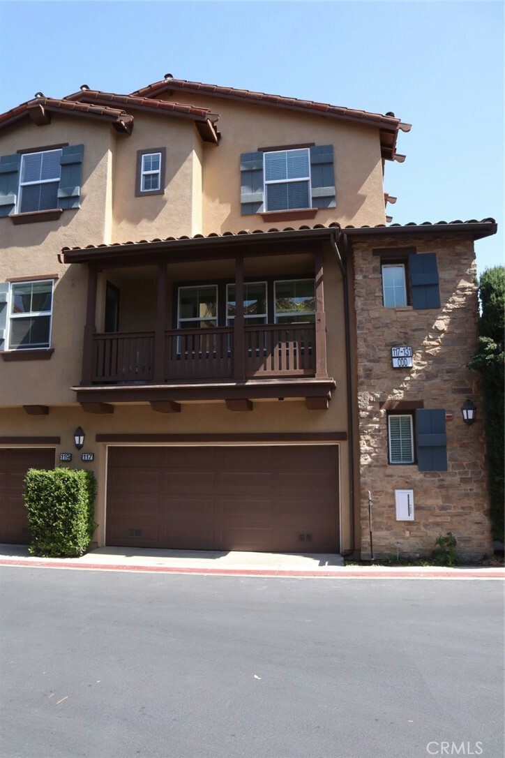 Property Photo: 117 Jadestone CA 92603