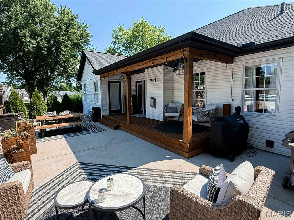 Property Photo: 1374 Biscay Drive IL 62025