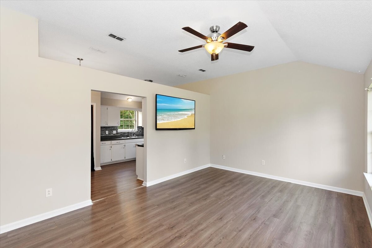 Property Photo: 611 Cedar Bend Ln TN 37086
