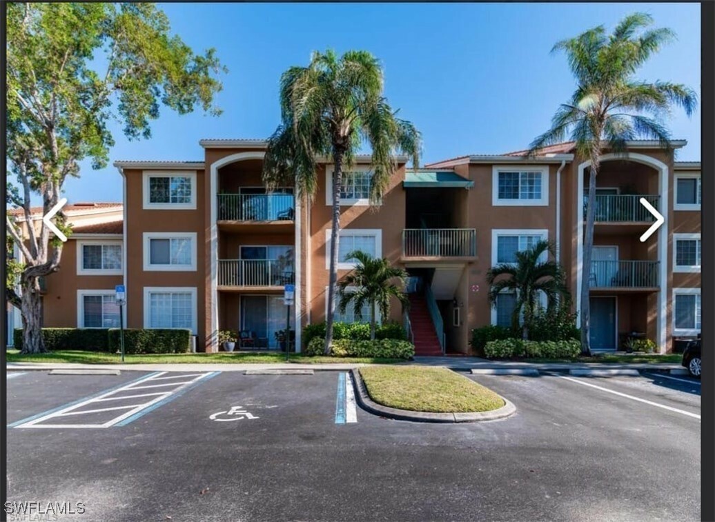 Property Photo: 1205 Wildwood Lakes Blvd 206 FL 34104