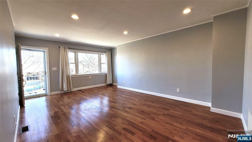 Property Photo:  51 Westervelt Place A  NJ 07644 