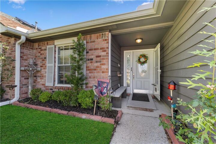 Property Photo:  1799 Kings Row  LA 70461 