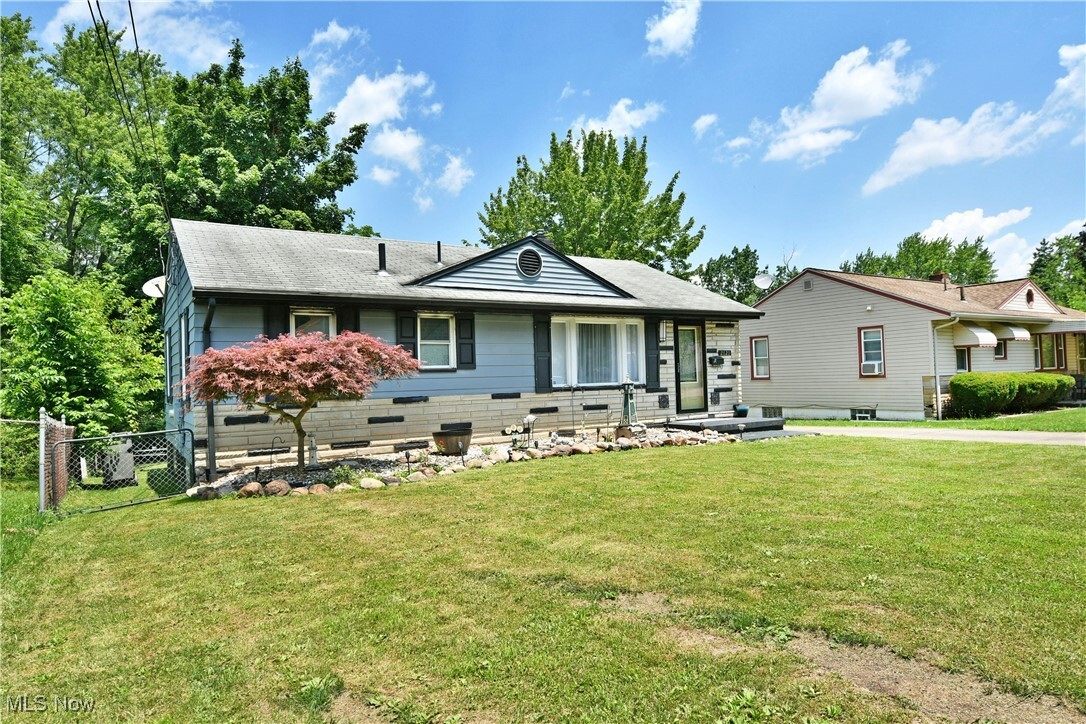 Property Photo: 2820 Burbank Avenue OH 44509