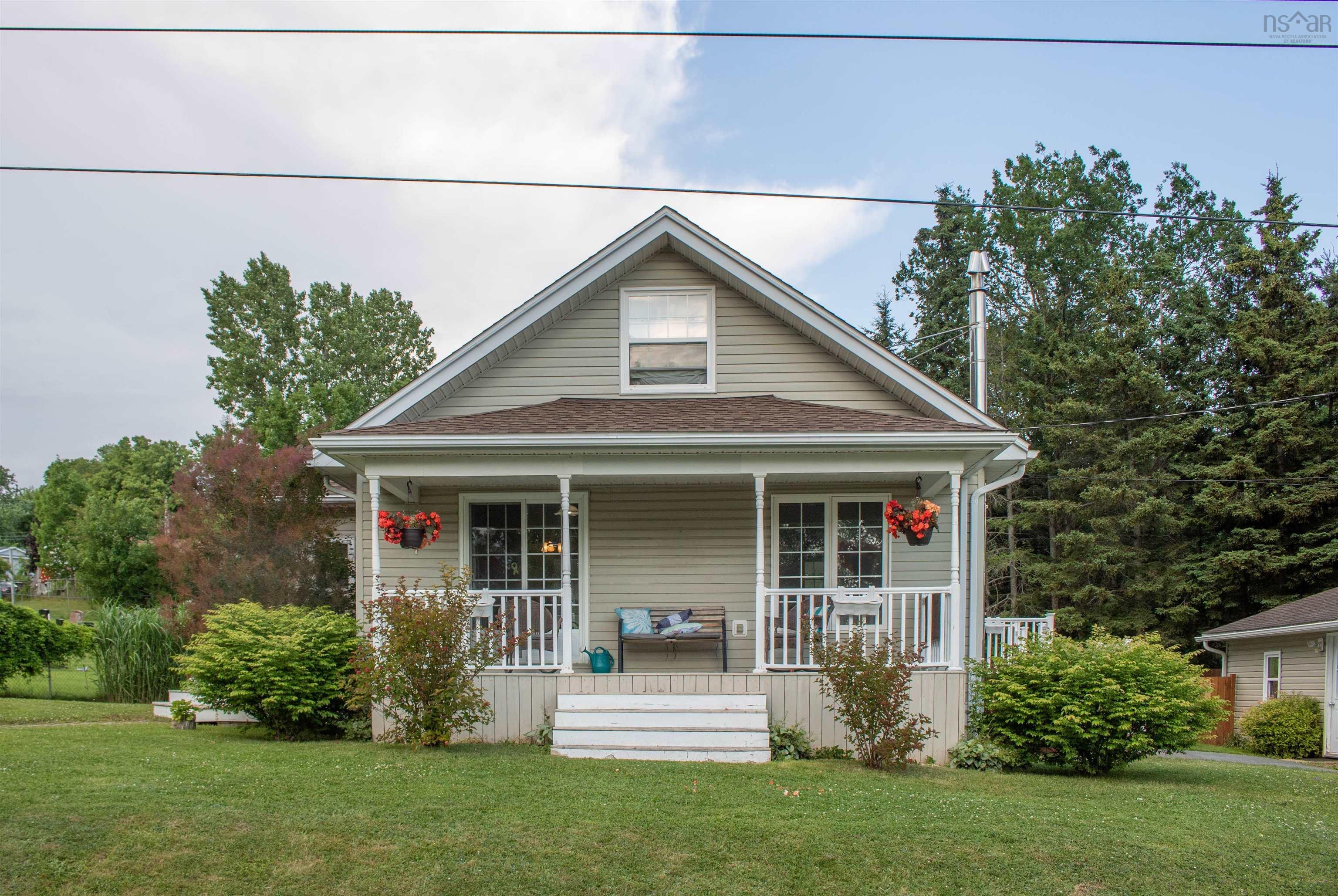 Property Photo:  637 Wiley Avenue  NS B0N 2T0 