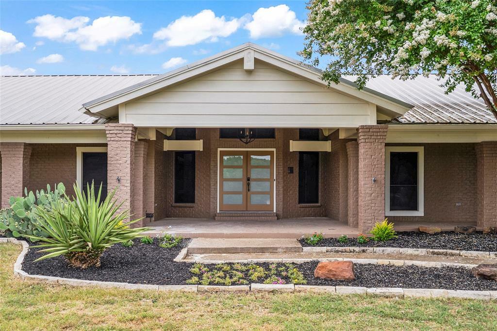 Property Photo: 2910 Eagles Nest Court TX 76065
