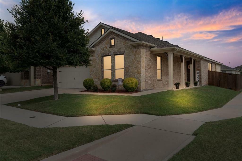 Property Photo: 649 Fox Creek Trail TX 76131