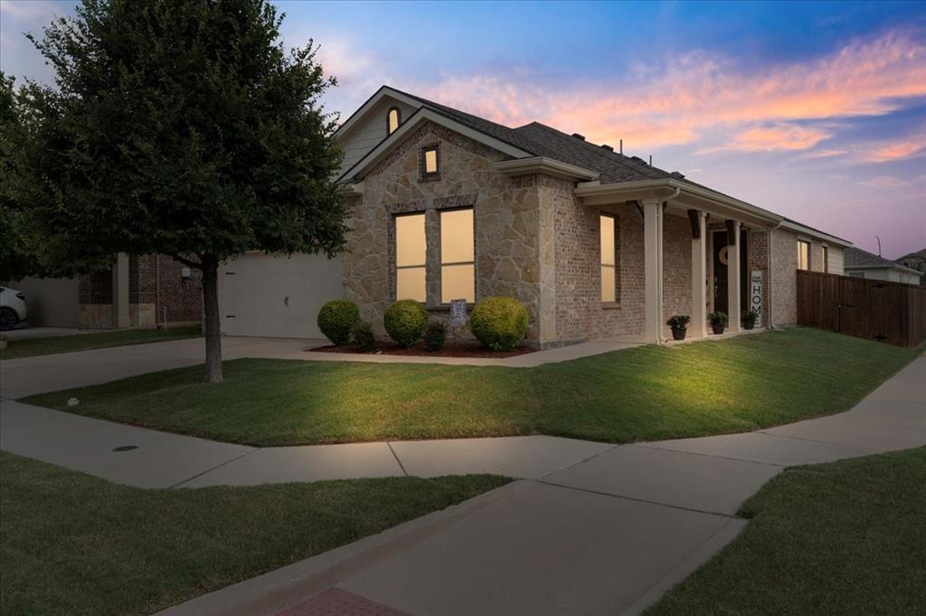 Property Photo:  649 Fox Creek Trail  TX 76131 