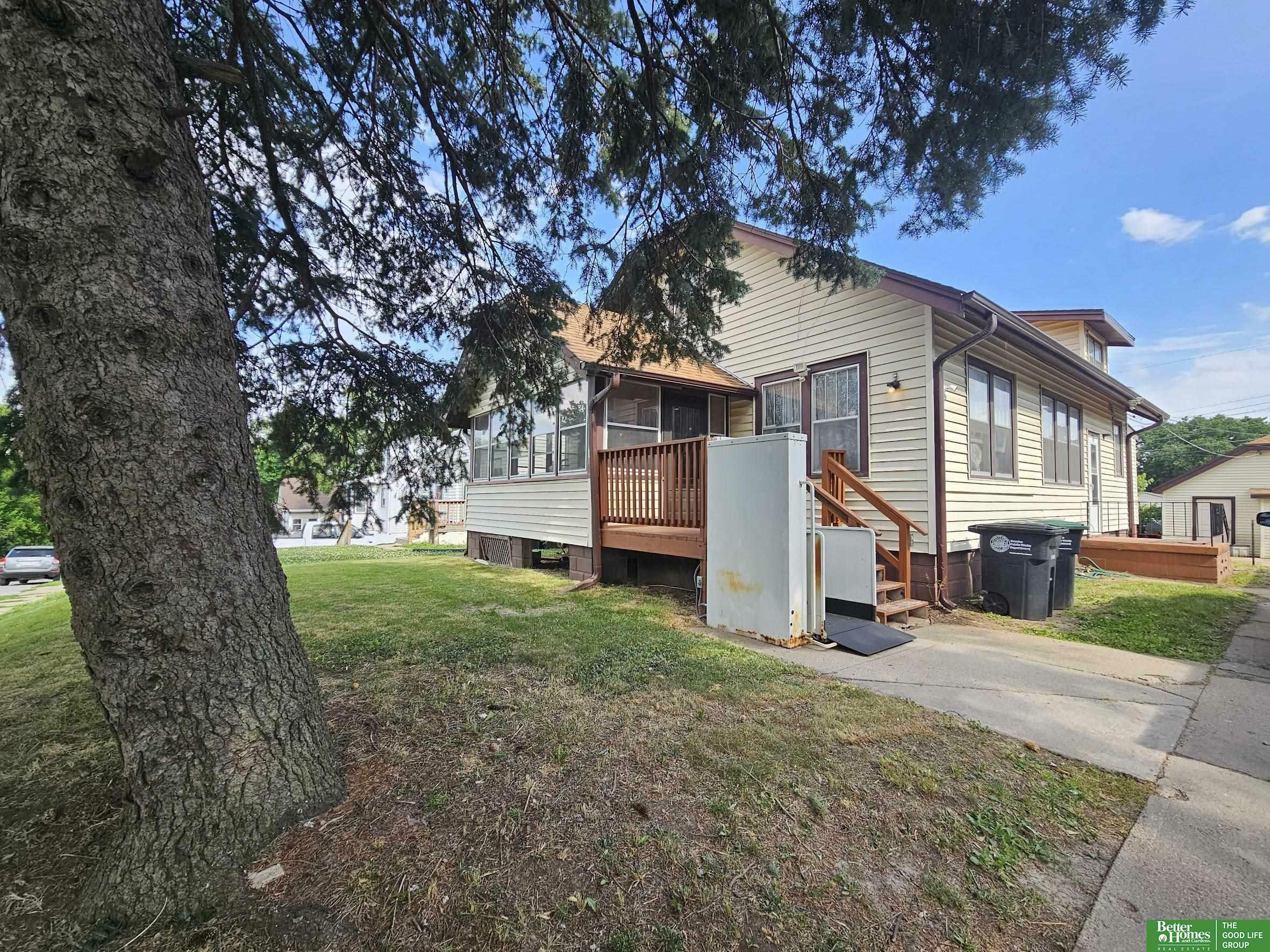 Property Photo: 4108 Maple Street NE 68111