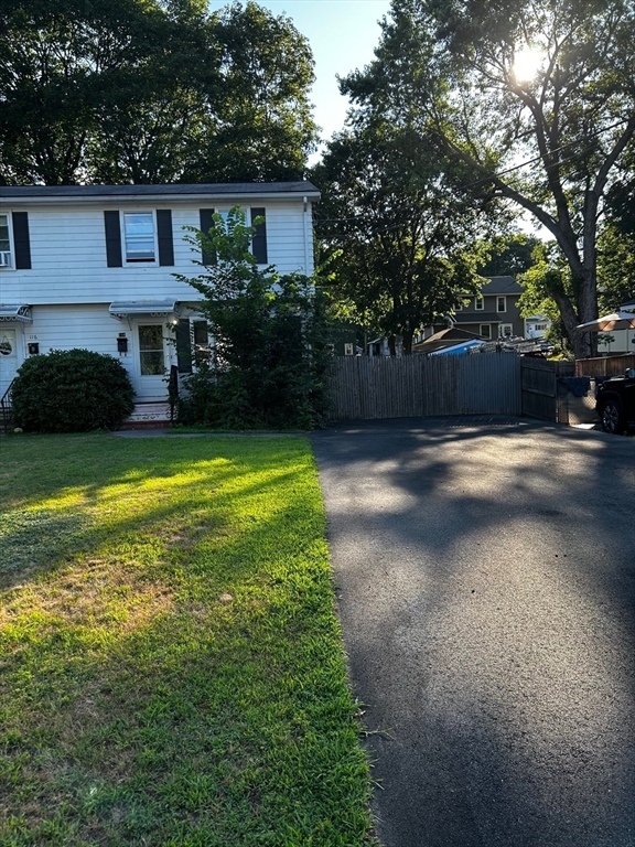114 Henshaw St 114  Worcester MA 01603 photo