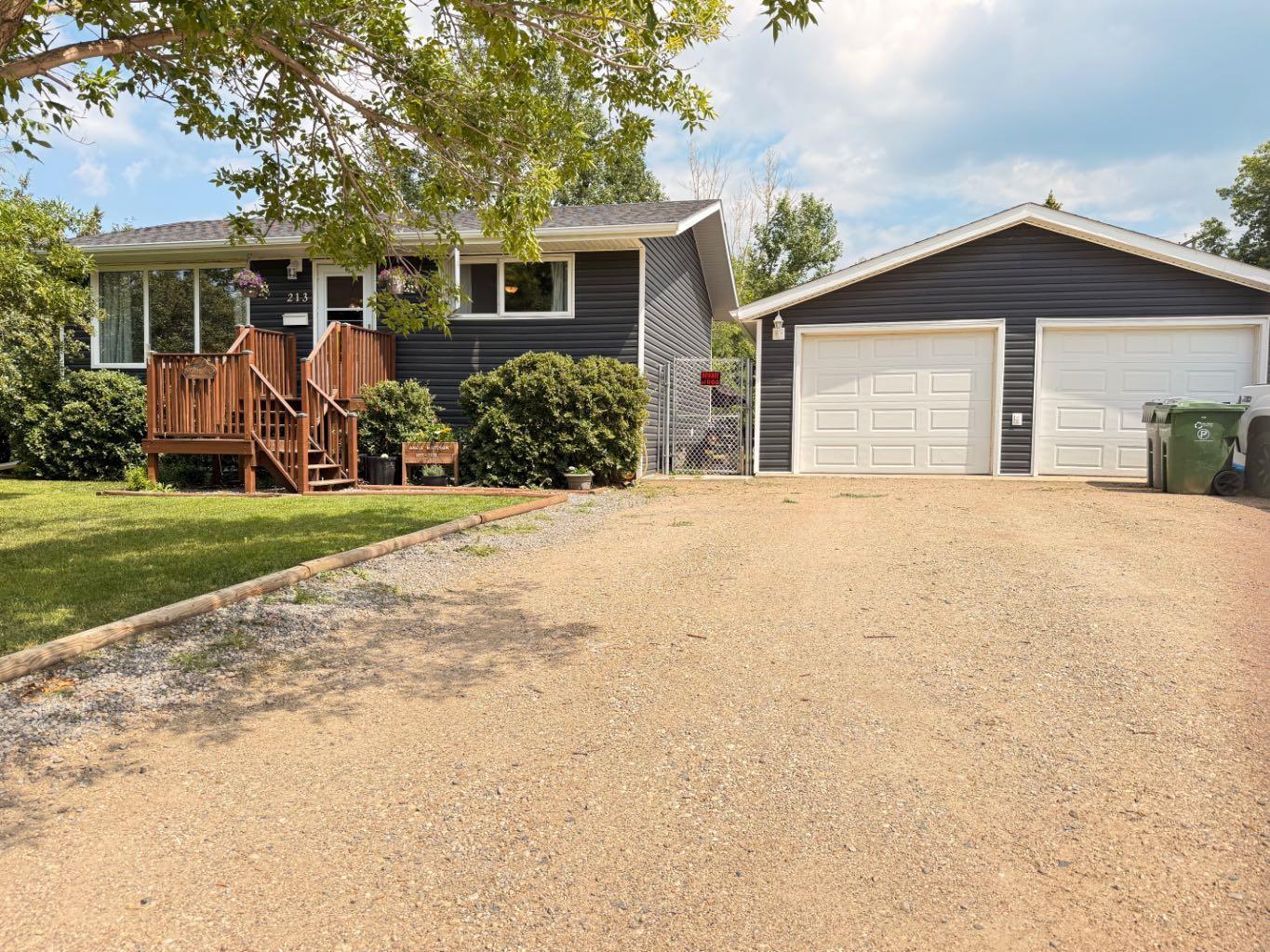 Property Photo: 213 3 Street W SK S0M 1H0
