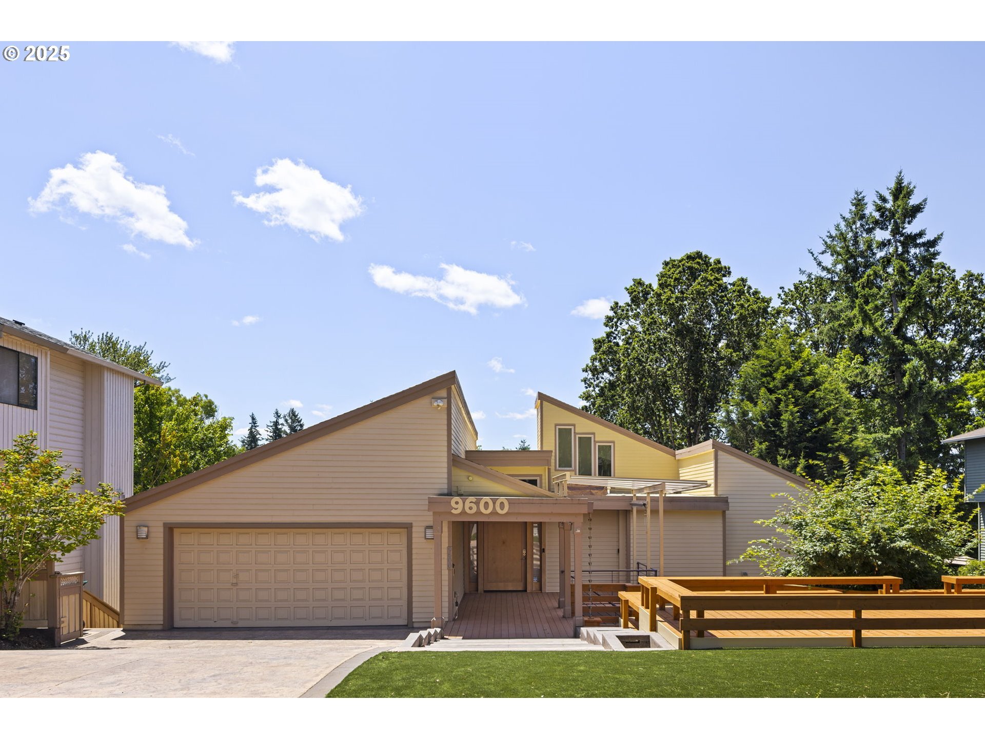 Property Photo: 9600 SW Ventura Ct OR 97223